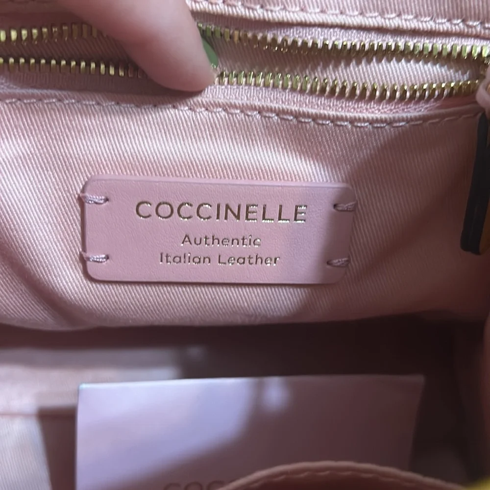 ✨Coccinelle Pebbled Leather Handbag/Crossbody✨NWT $365 - Picture 9 of 9